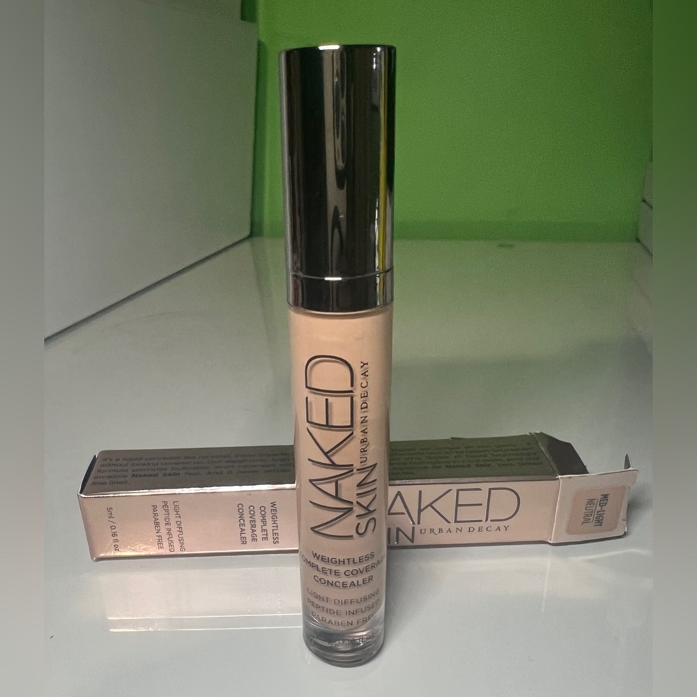 NIB Urban Decay Naked Skin Weightless Complete Coverage Concealer